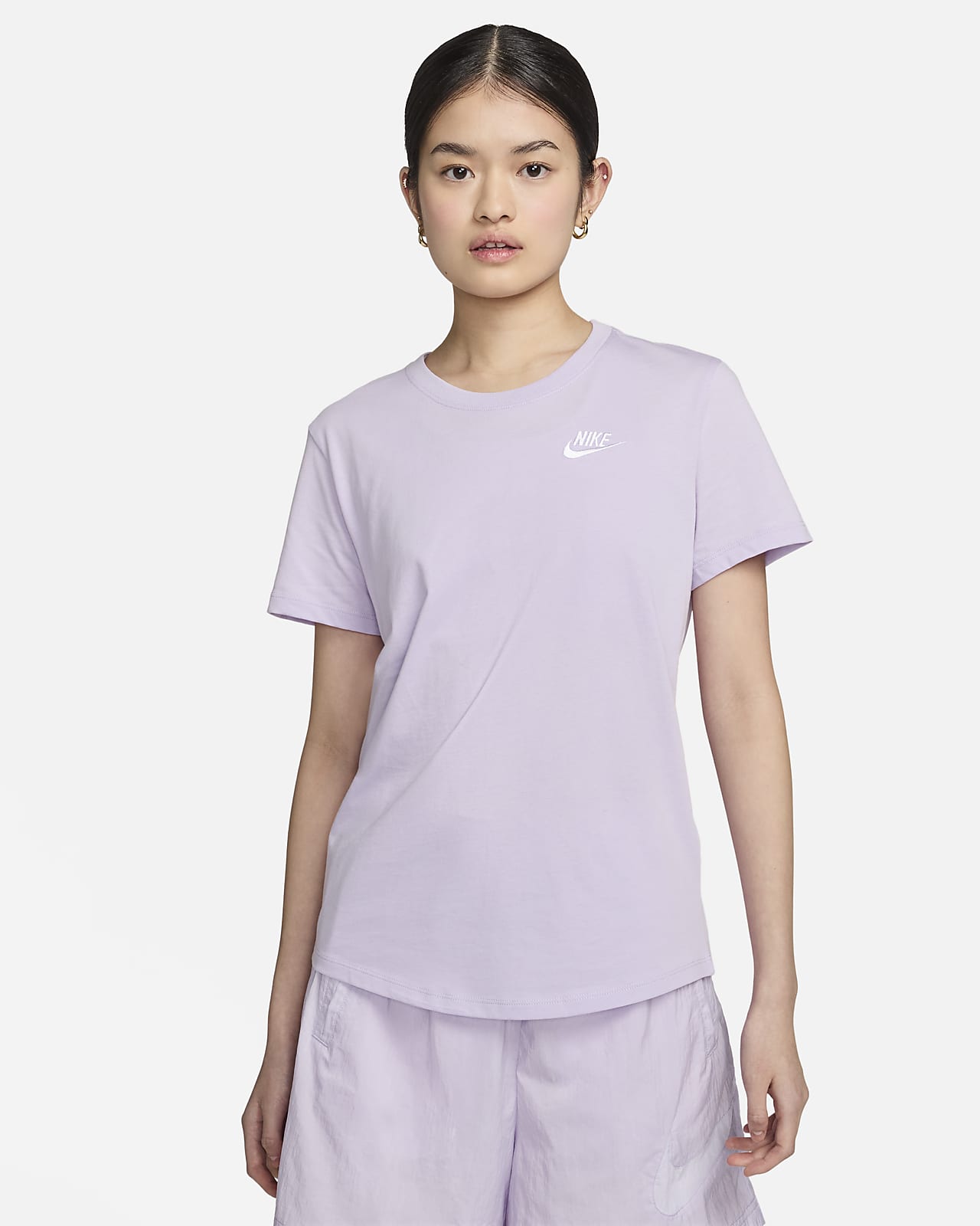 Nike Sportswear Club Essentials 女款 T 恤