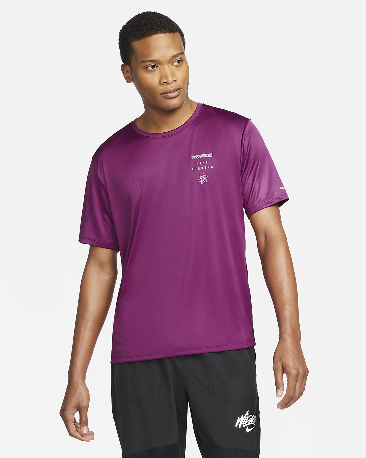 Nike Dri-FIT UV Run Division Miler Men's Graphic Short-Sleeve Top. Nike IE