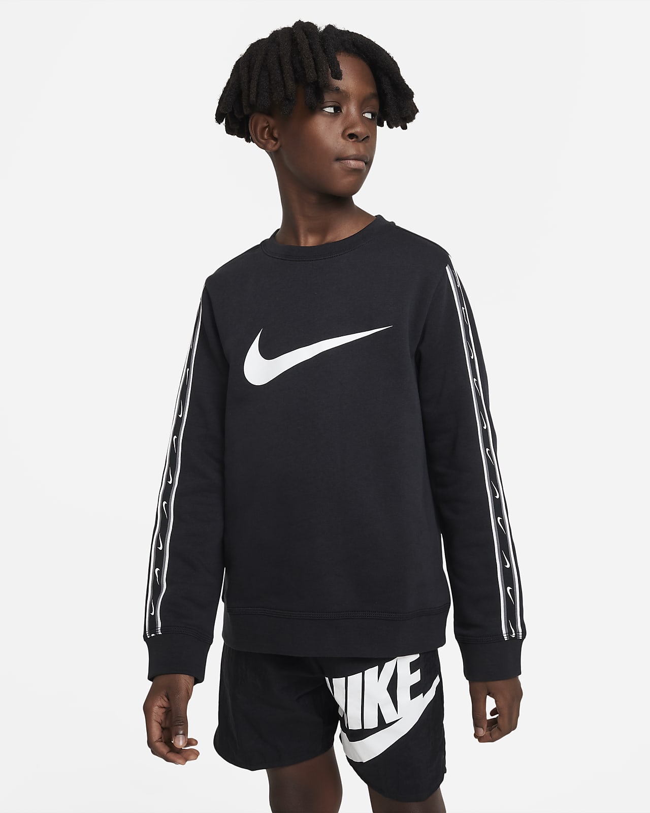 Nike Sportswear Repeat Sweatshirt van fleece met ronde hals voor jongens