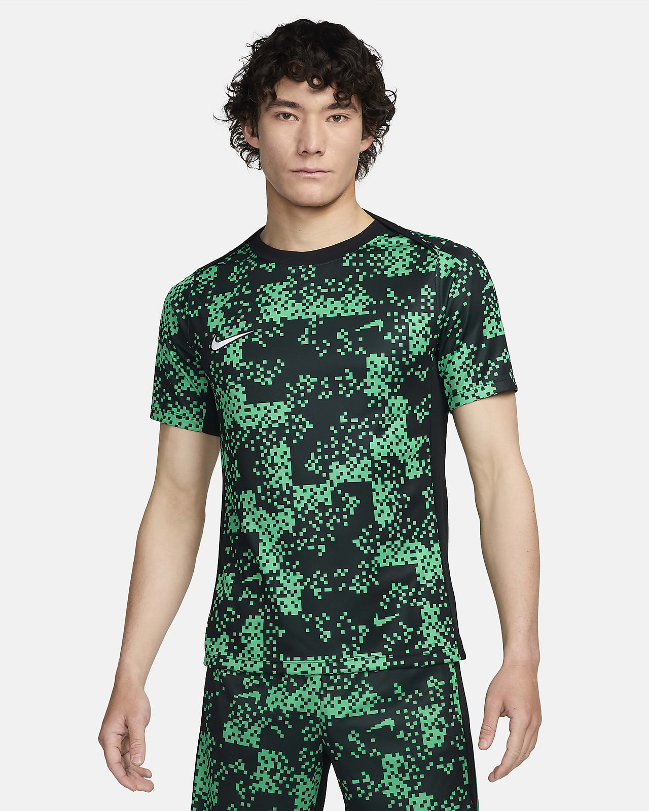 Nike Academy Pro Men's Dri-FIT Football Short-Sleeve Graphic Top