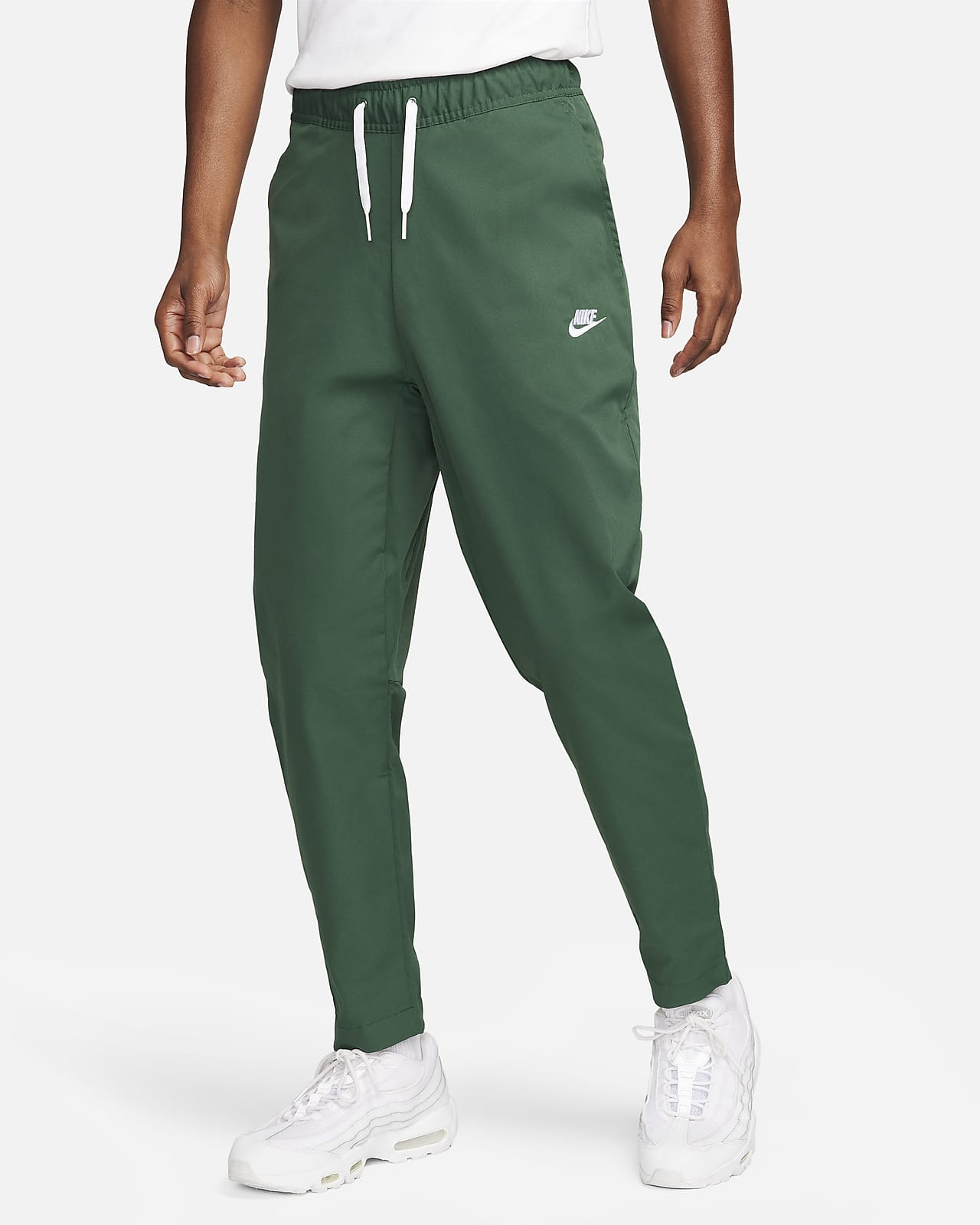 Pants entallados de tejido Woven para hombre Nike Club
