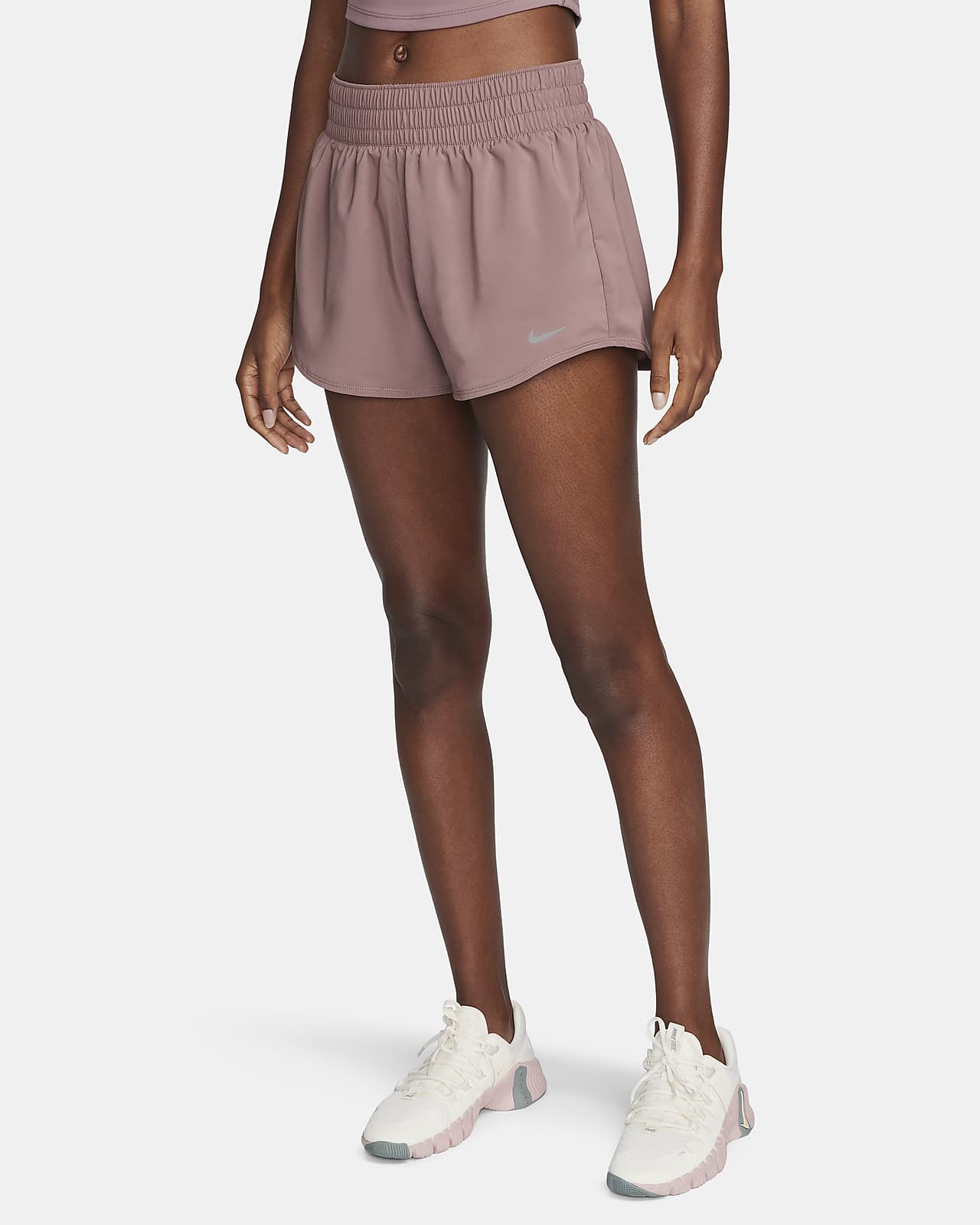 Shorts con forro de ropa interior Dri-FIT de tiro medio de 8 cm para mujer Nike One
