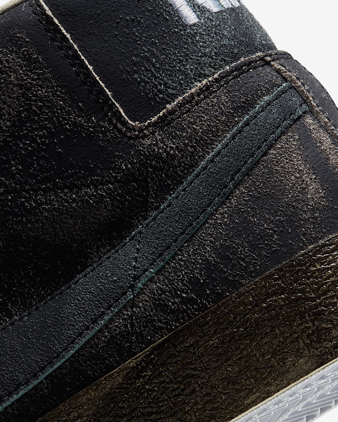 Nike SB Zoom Blazer Mid Premium Skate Shoe