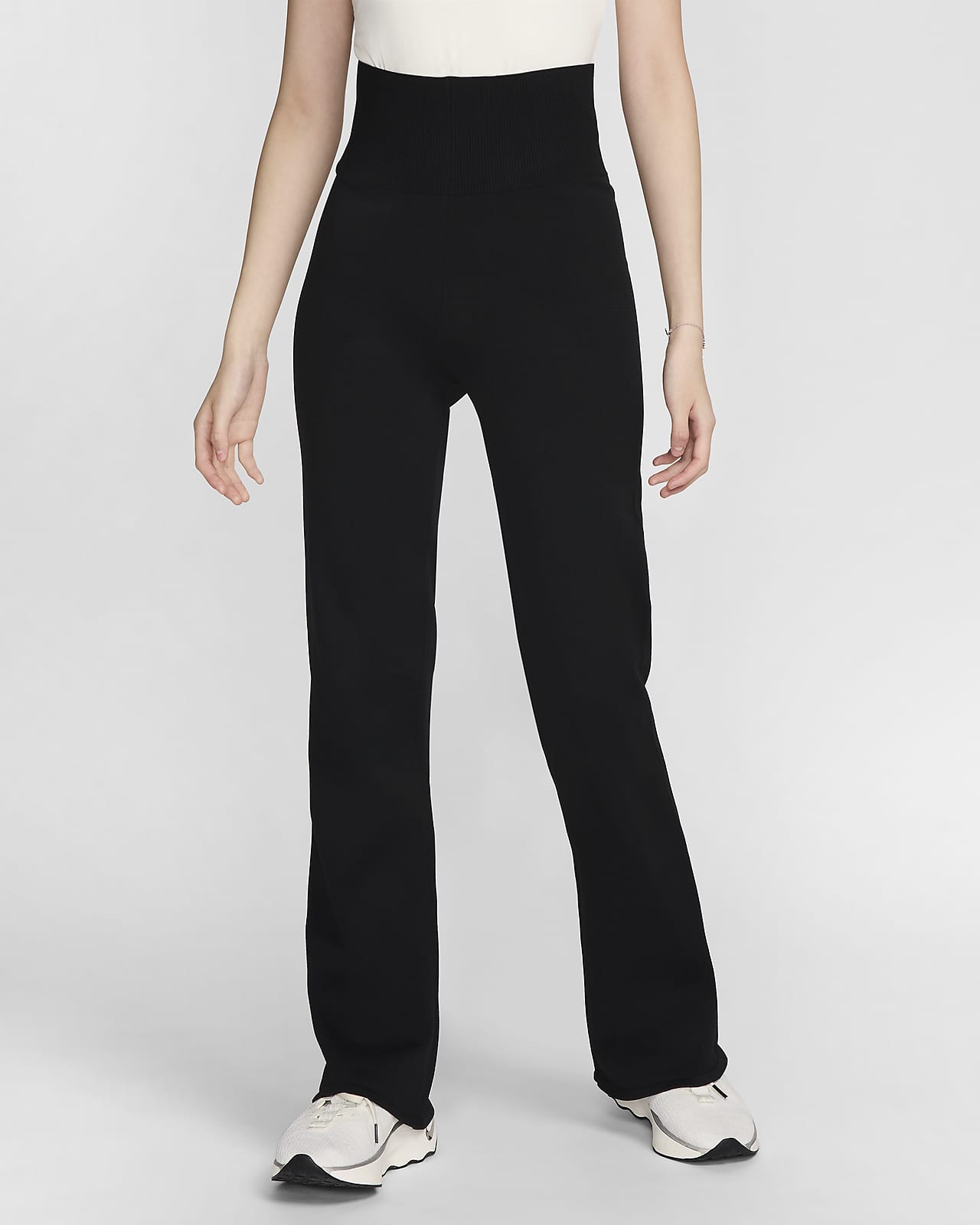 กางเกงซ้อมกีฬารัดรูปขายาวเอวสูงทรงขาบานผู้หญิง Nike Sportswear Chill Knit