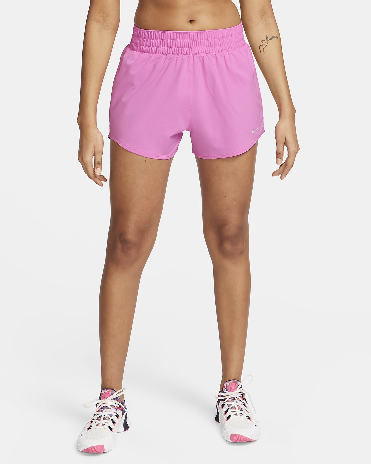 Shorts con forro de ropa interior Dri-FIT de tiro alto de 8 cm para mujer Nike One