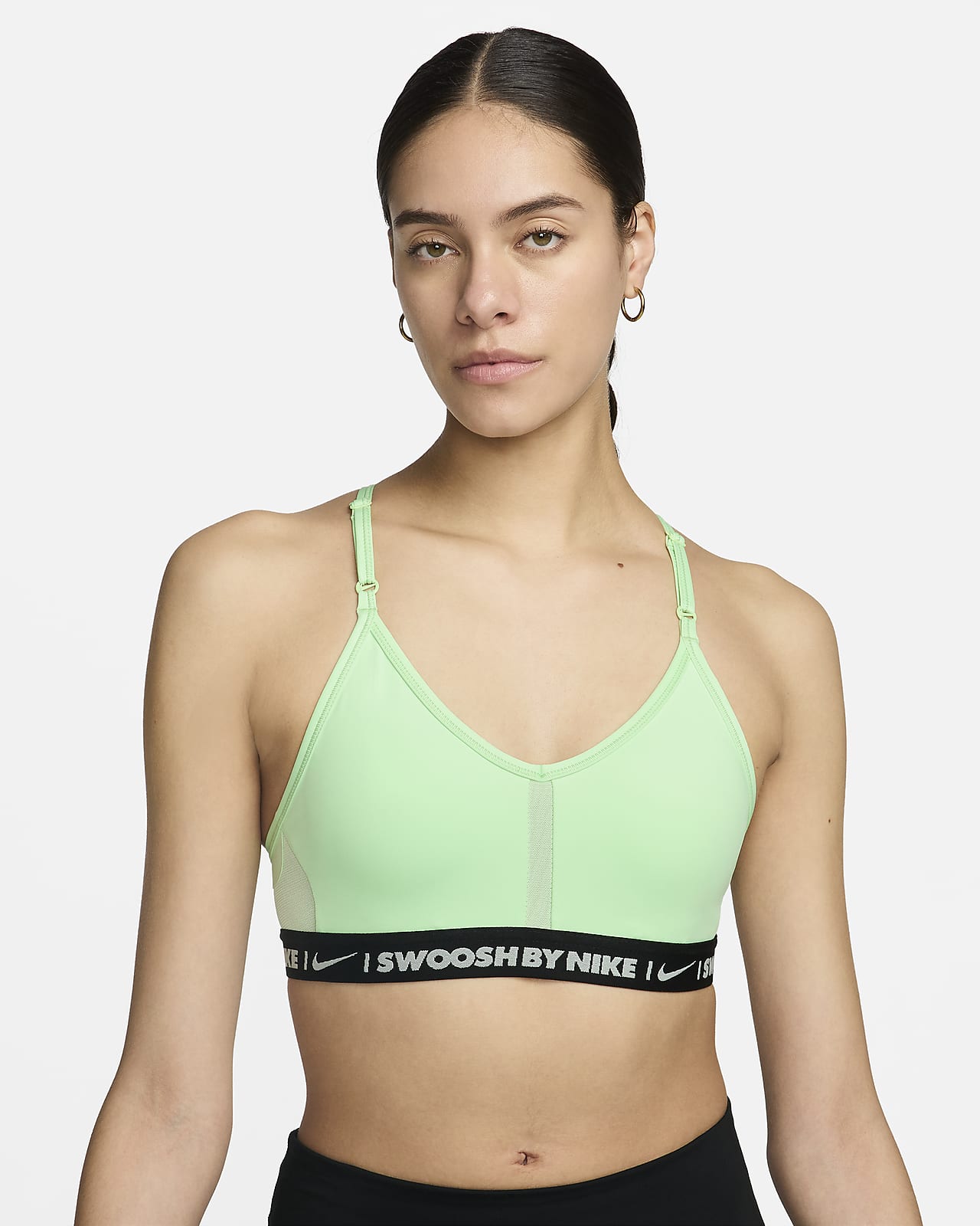 Nike Indy Sujetador deportivo de sujeción ligera con almohadillas y cuello en V - Mujer