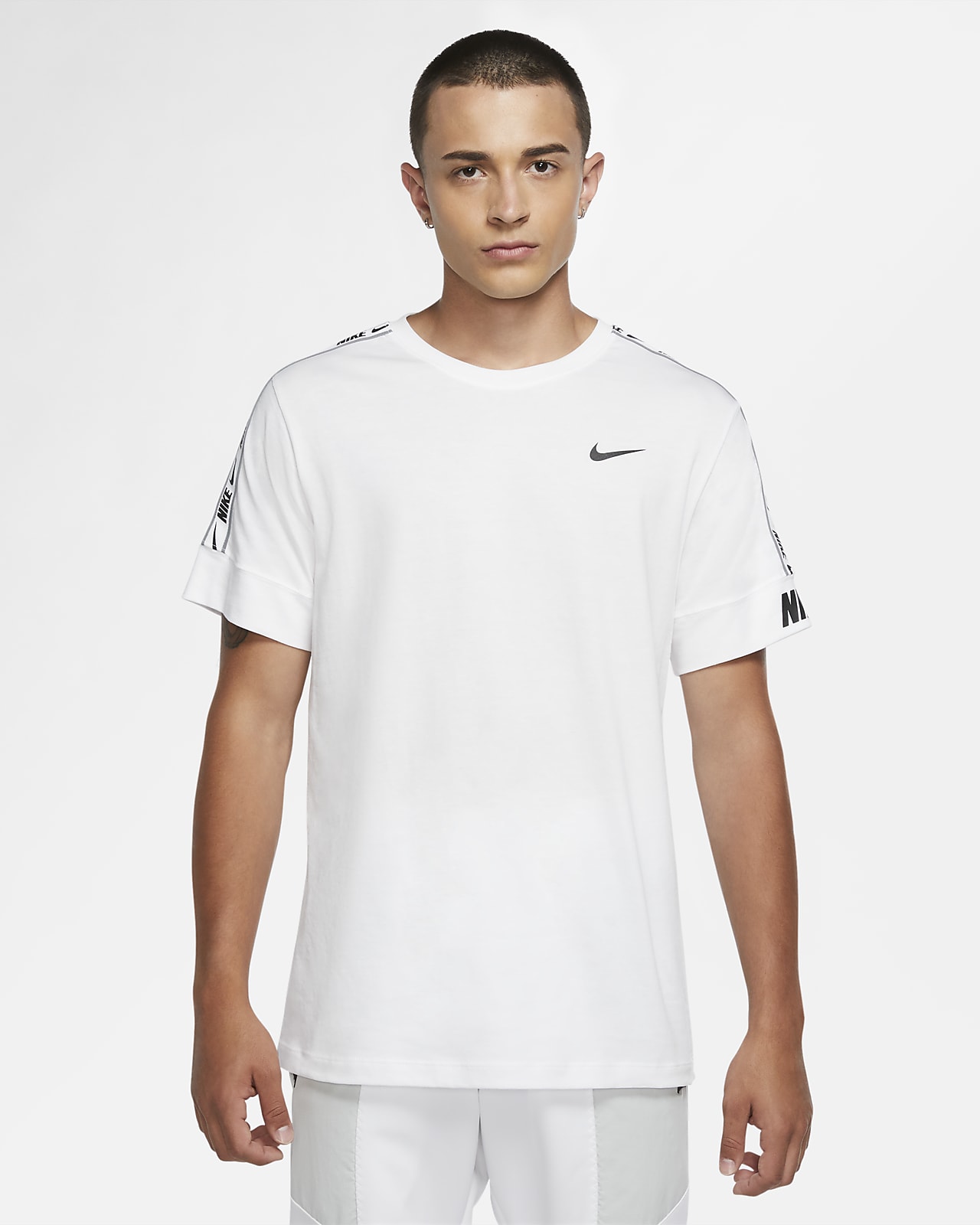 white tshirt nike