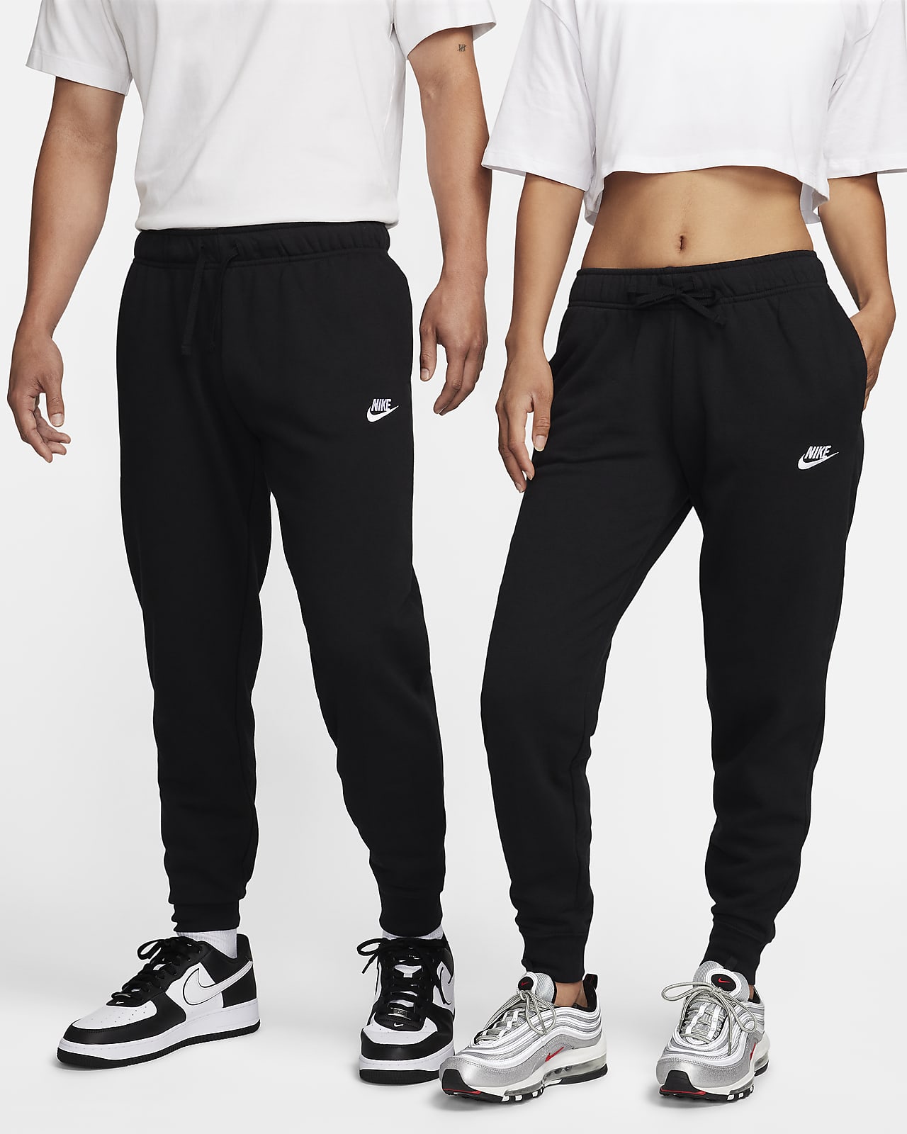 กางเกงจ๊อกกิ้งเอวปานกลางผู้หญิง Nike Sportswear Club Fleece