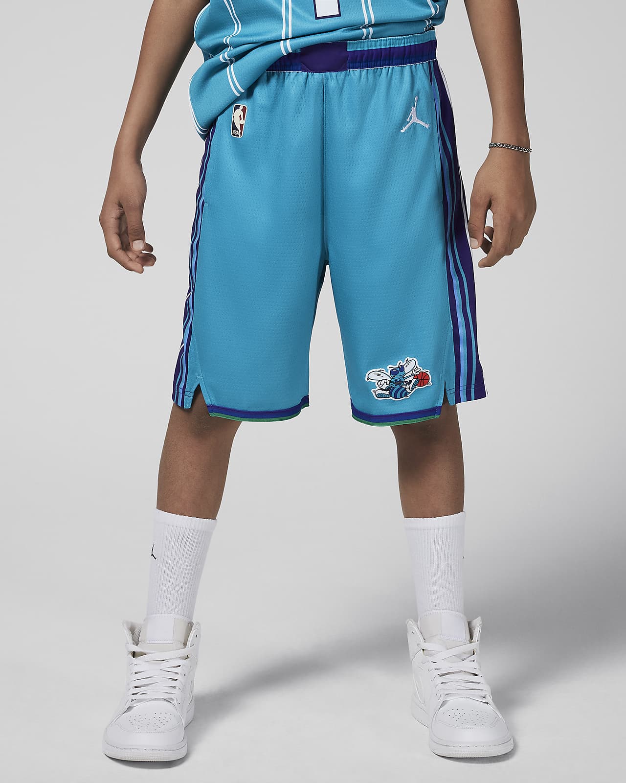 Charlotte Hornets 2023/24 Hardwood Classics Jordan Dri-FIT NBA Swingman Shorts für ältere Kinder (Jungen)