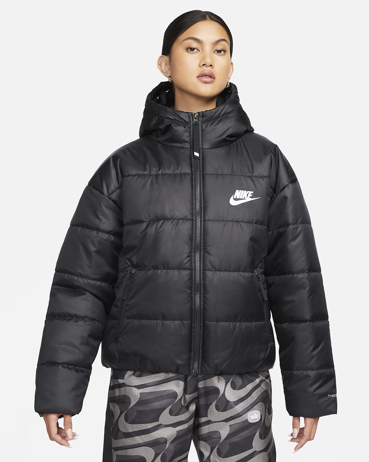 Dámská bunda s kapucí a syntetickou výplní Nike Sportswear Therma-FIT Repel