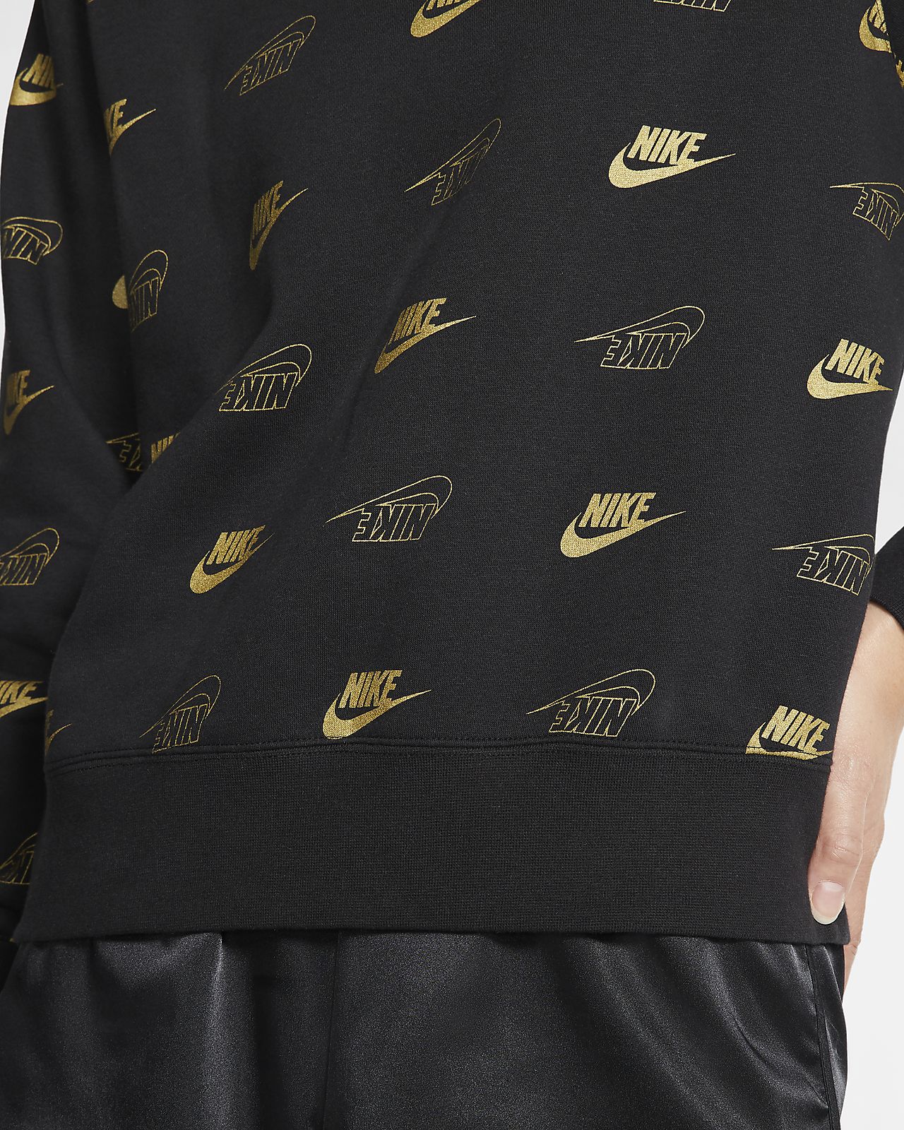 Nike Sportswear Women's Crew. Nike GB Nike Sportswear Women's Printed Crew