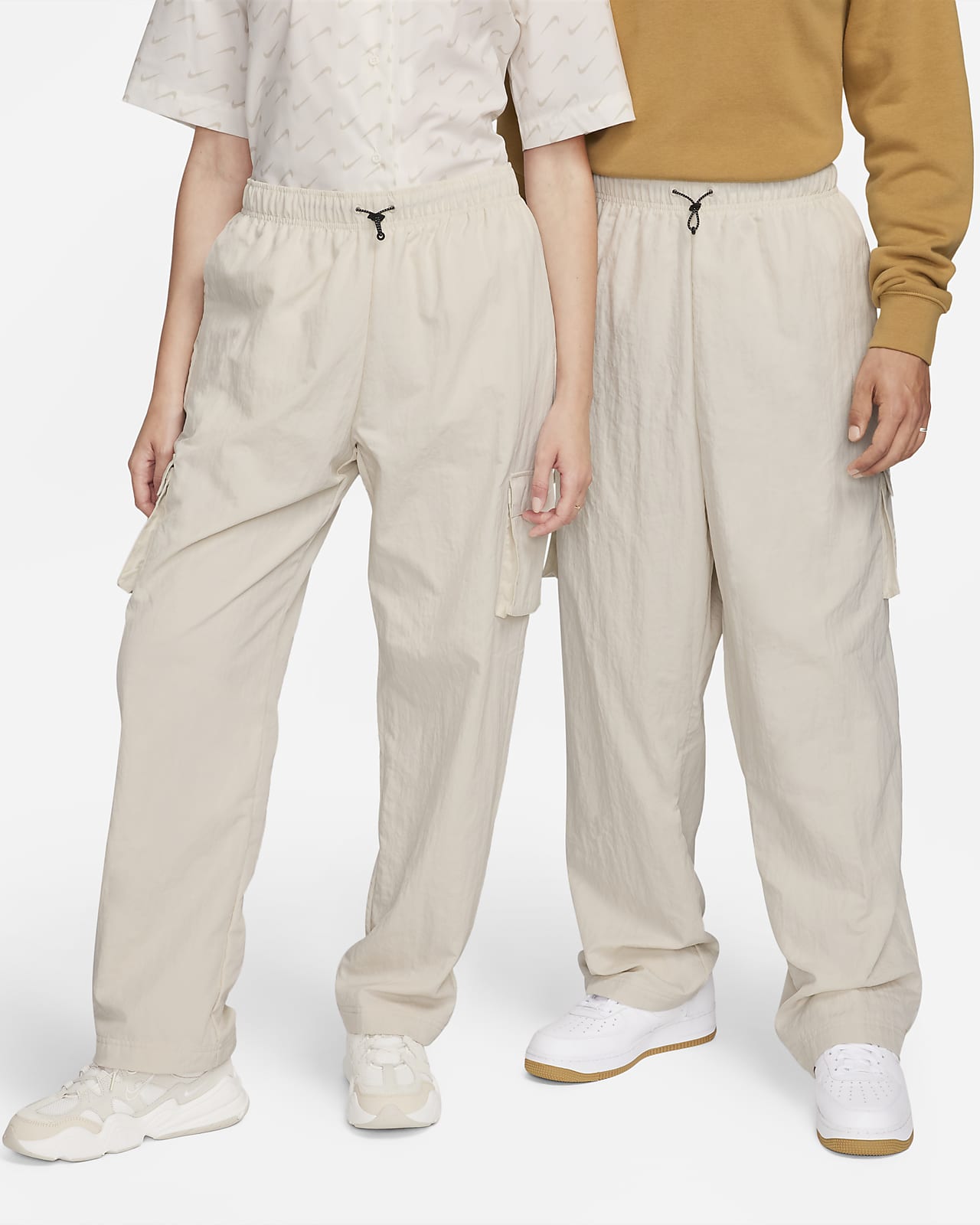 Pantalon cargo tissé taille haute Nike Sportswear Essential pour Femme