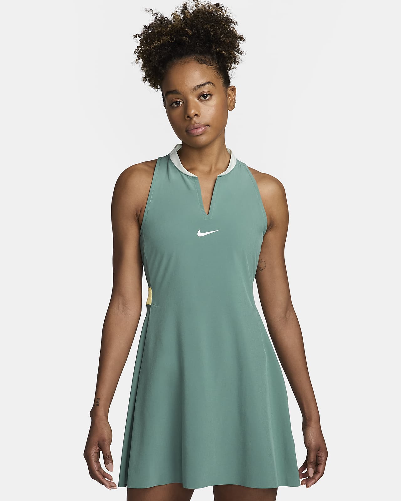 Tennisklänning Nike Dri-FIT Advantage för kvinnor
