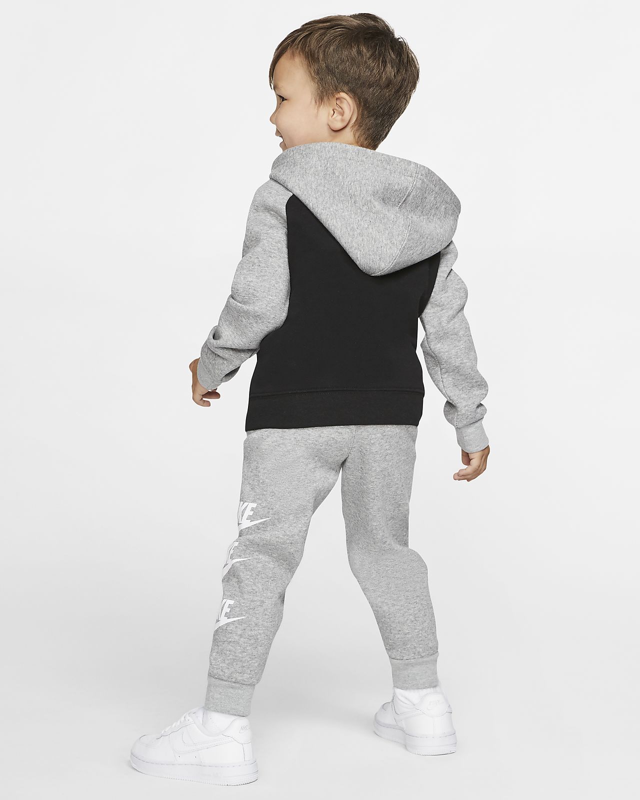 completo felpa e pantaloni nike completo felpa e pantaloni nike
