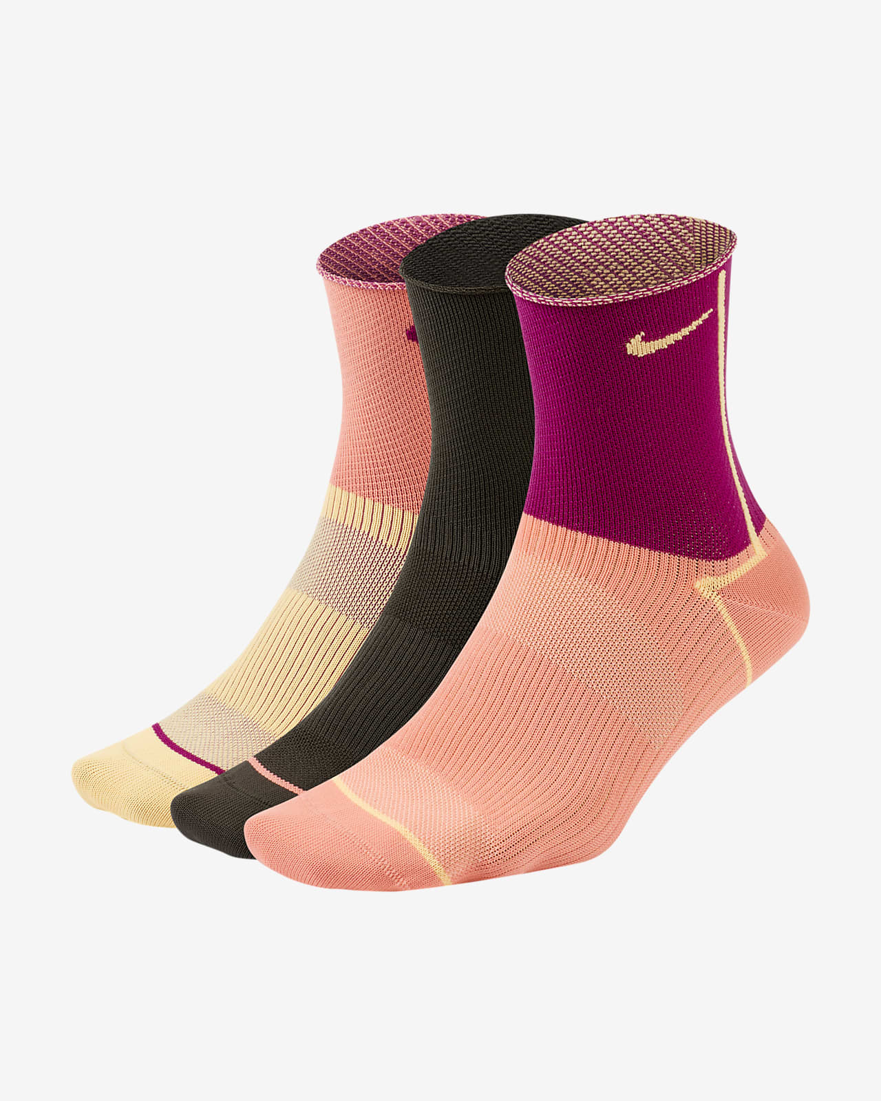 Chaussettes de training Nike Everyday Plus Lightweight pour Femme (3 paires) Chaussettes de training Nike Everyday Plus Lightweight pour Femme (3 paires)