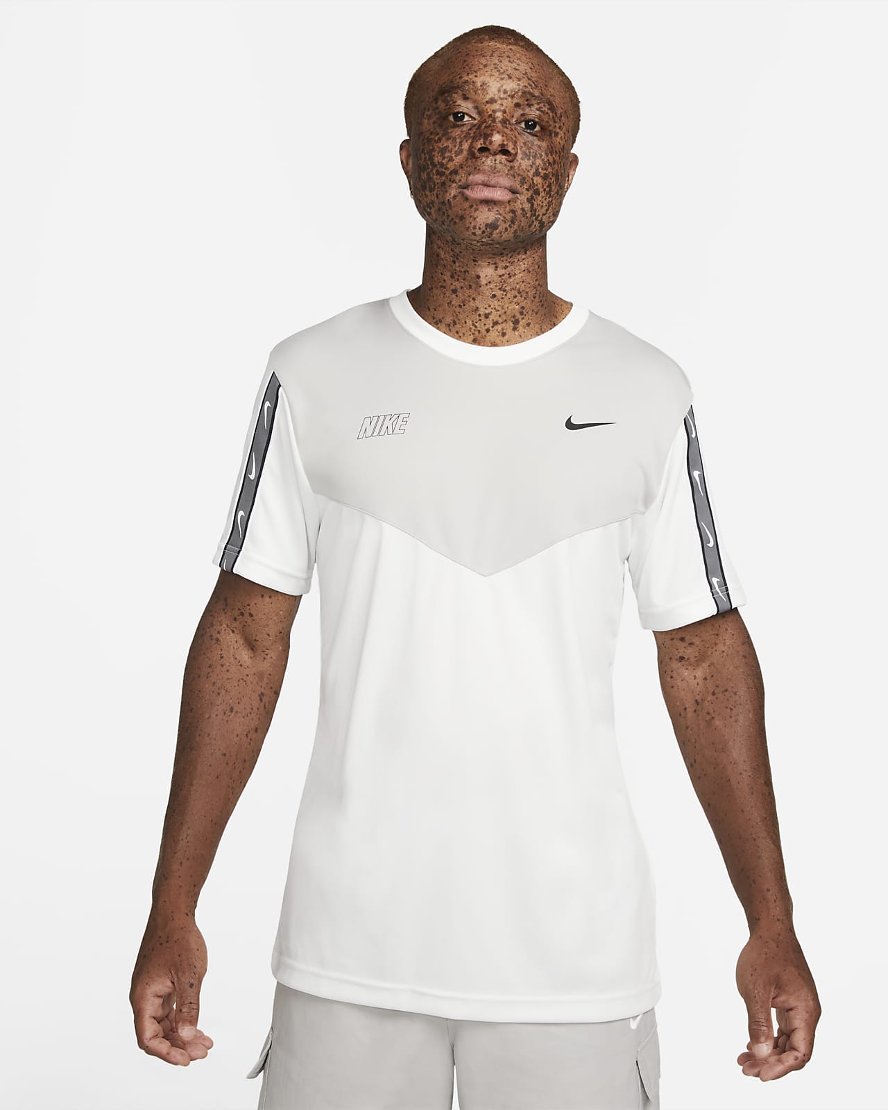 Nike Sportswear Repeat Men's TShirt. Nike RO