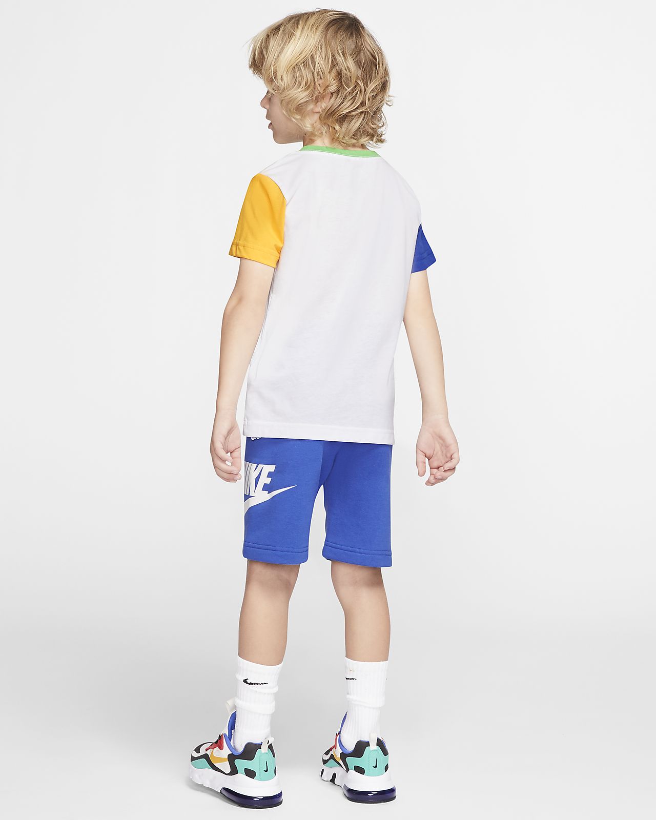 boys nike shorts and tshirt