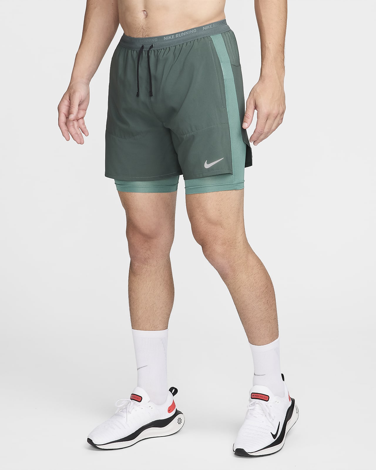 Nike Stride Dri-FIT hybride hardloopshorts voor heren (13 cm)