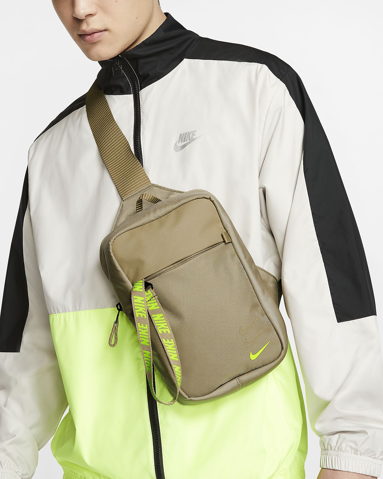 nike sportswear fanny pack