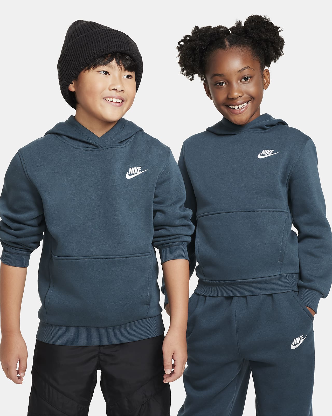 Nike Sportswear Club Fleece-pullover-hættetrøje til større børn