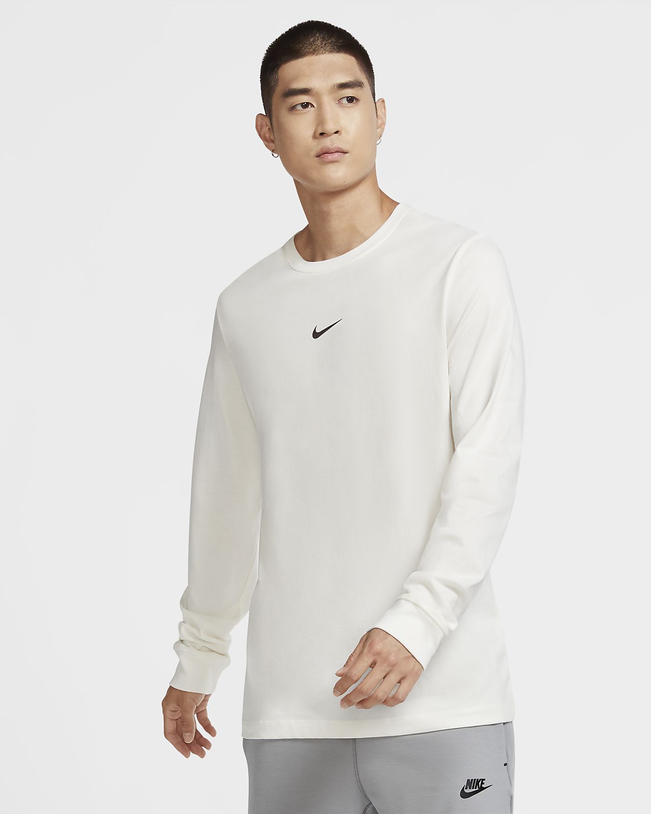 long sleeve nike sweatshirt