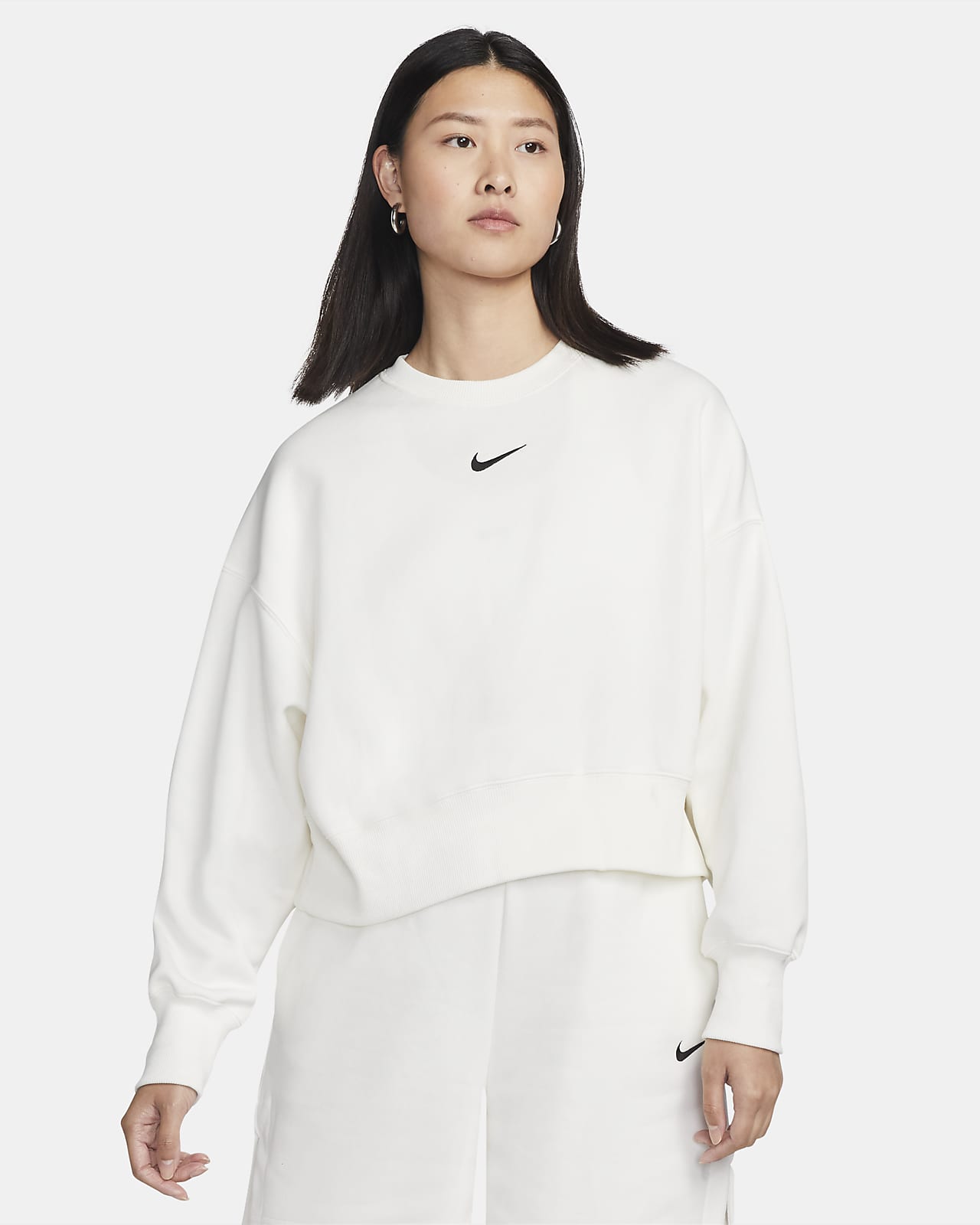 เสื้อวอร์มคอกลมขนาดโอเวอร์-โอเวอร์ไซส์ผู้หญิง Nike Sportswear Phoenix Fleece