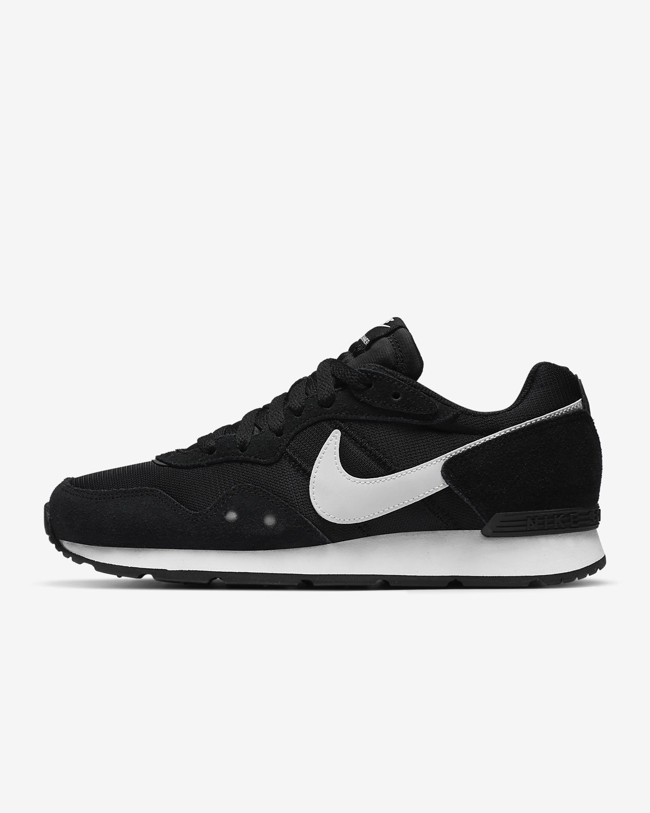 nike women's venture runner sneaker