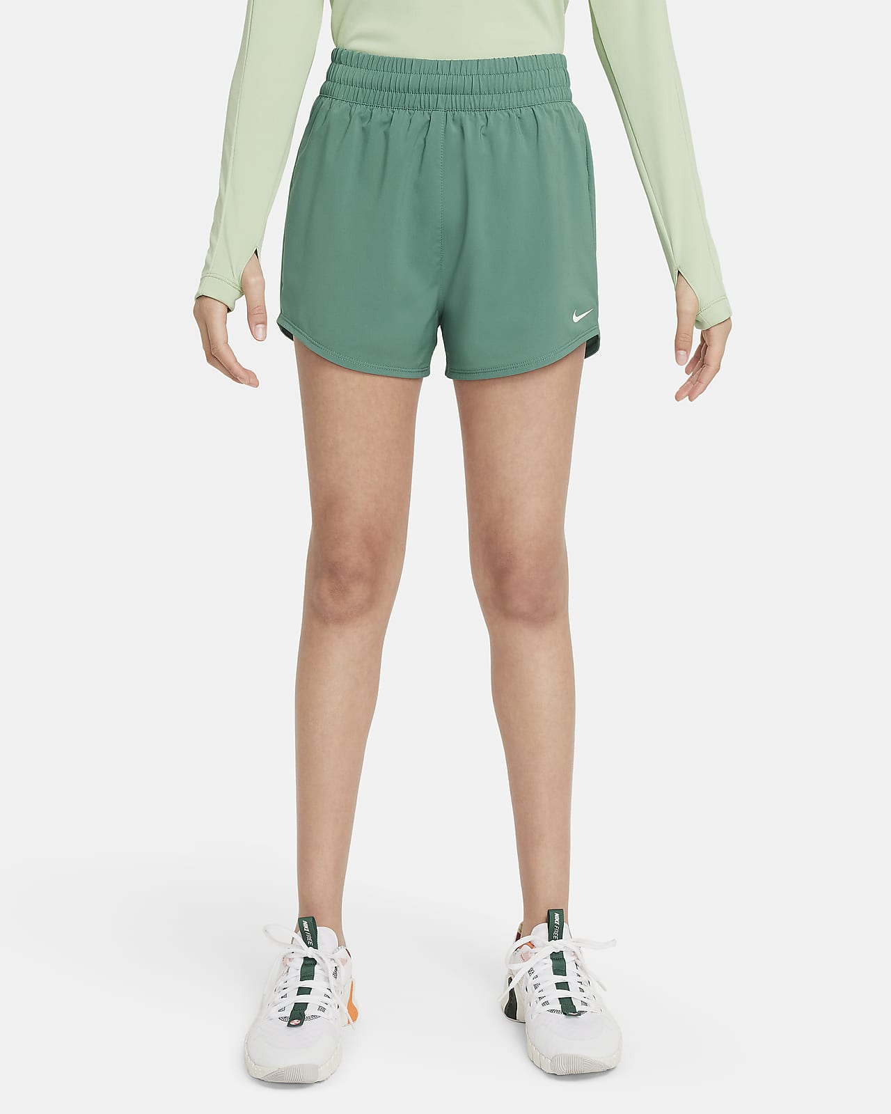 Nike One Pantalón corto de entrenamiento de talle alto y tejido Woven Dri-FIT - Niña