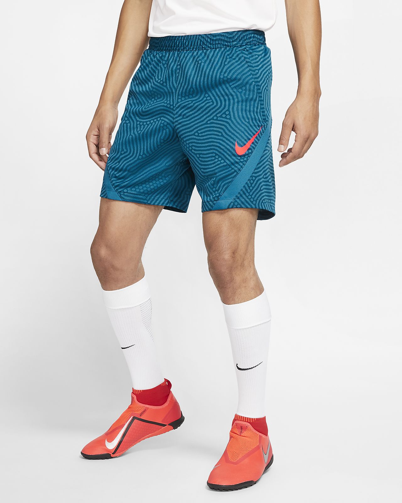 nike football clothing