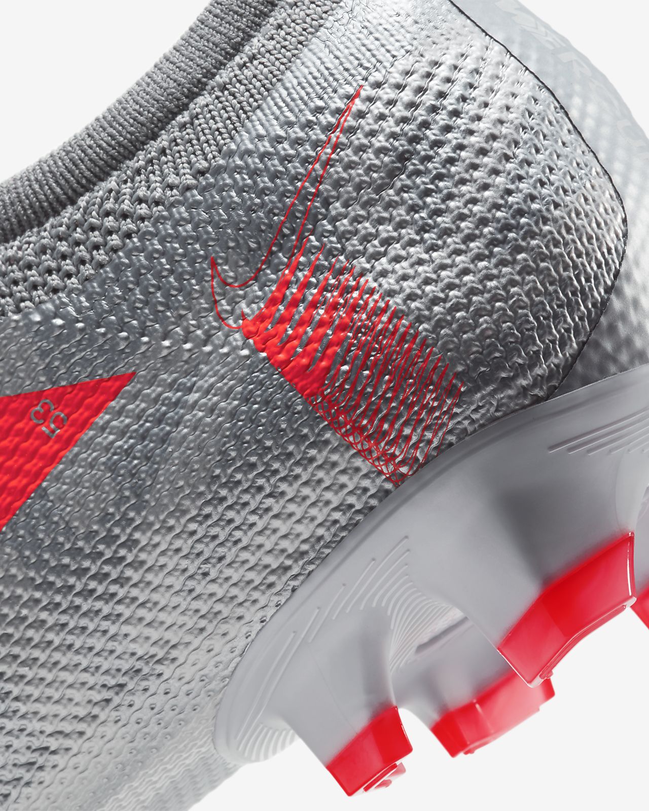 Nike Mercurial Vapor 13 Academy IC Indoor Soccer Shoe.