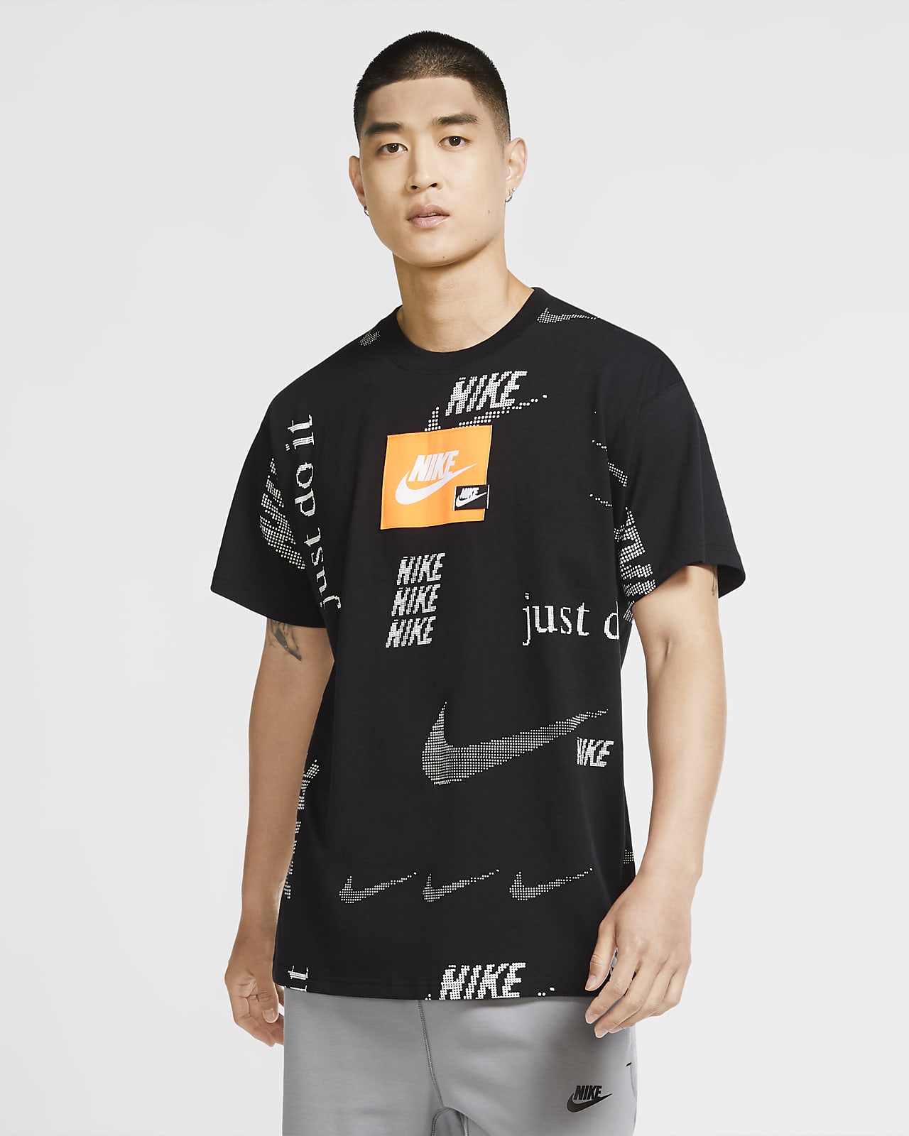 nike sportwear shirt