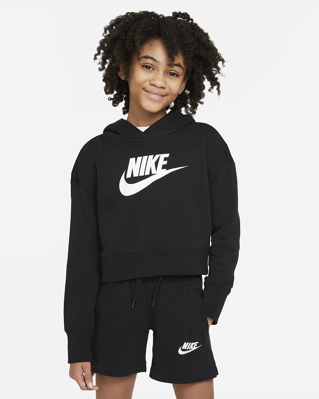 Zkrácená mikina Nike Sportswear Club s kapucí z francouzského froté pro větší děti (dívky)
