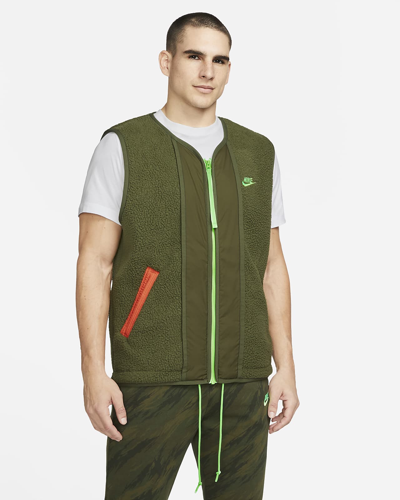 Nike Sportswear Sport Essentials+ Men's HighPile Fleece Gilet. Nike GB
