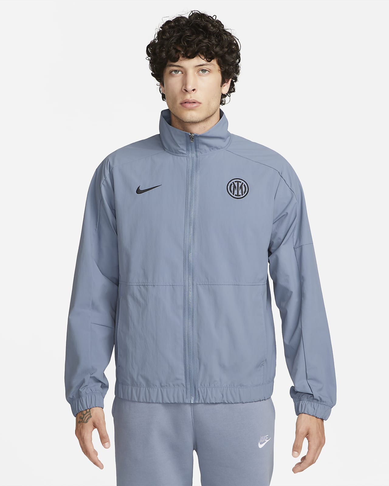 Męska kurtka piłkarska z tkaniny Nike Inter Mediolan Revival (wersja trzecia)