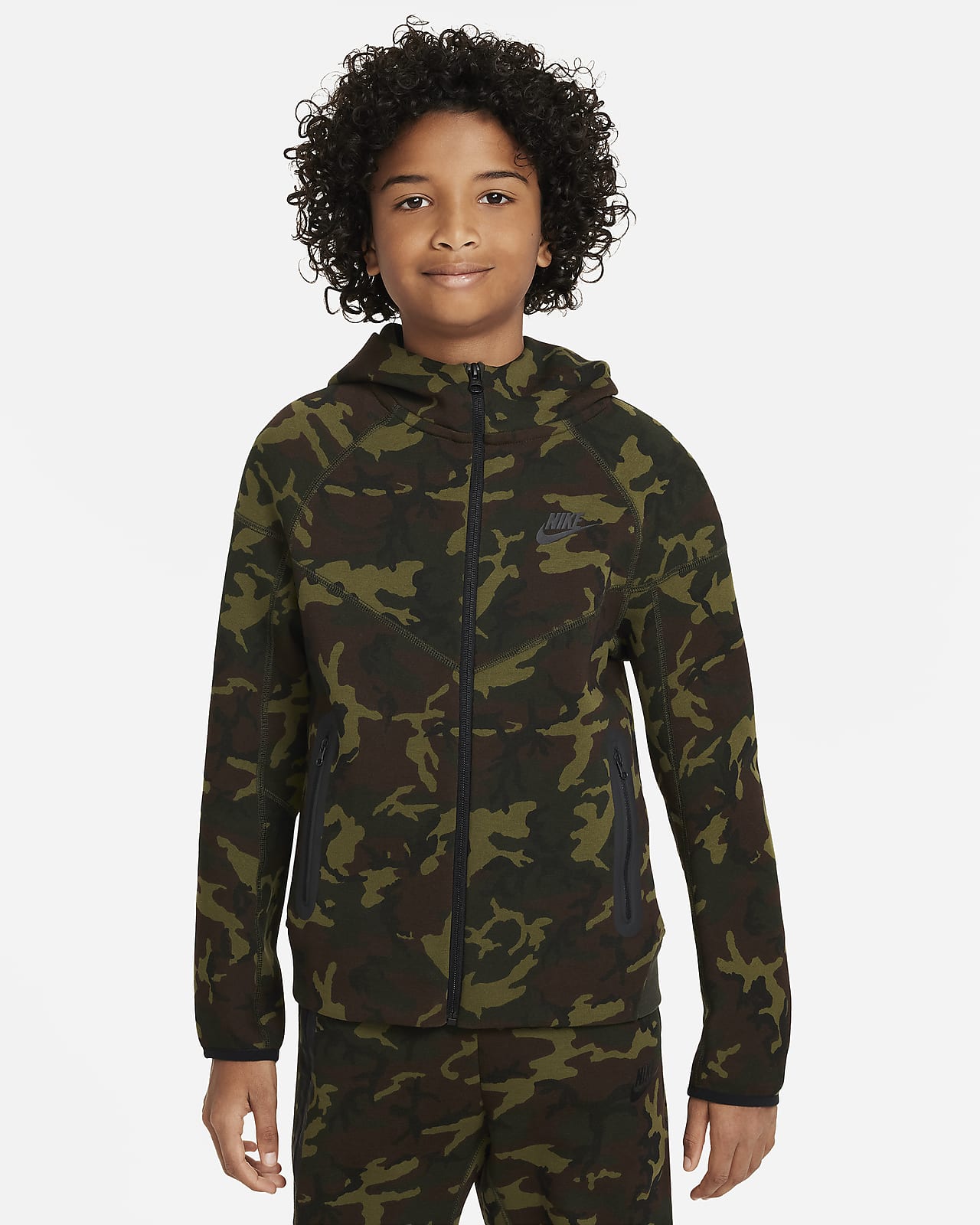 Nike Tech Fleece hosszú cipzáras, terepmintás, kapucnis pulóver nagyobb gyerekeknek (fiúknak)