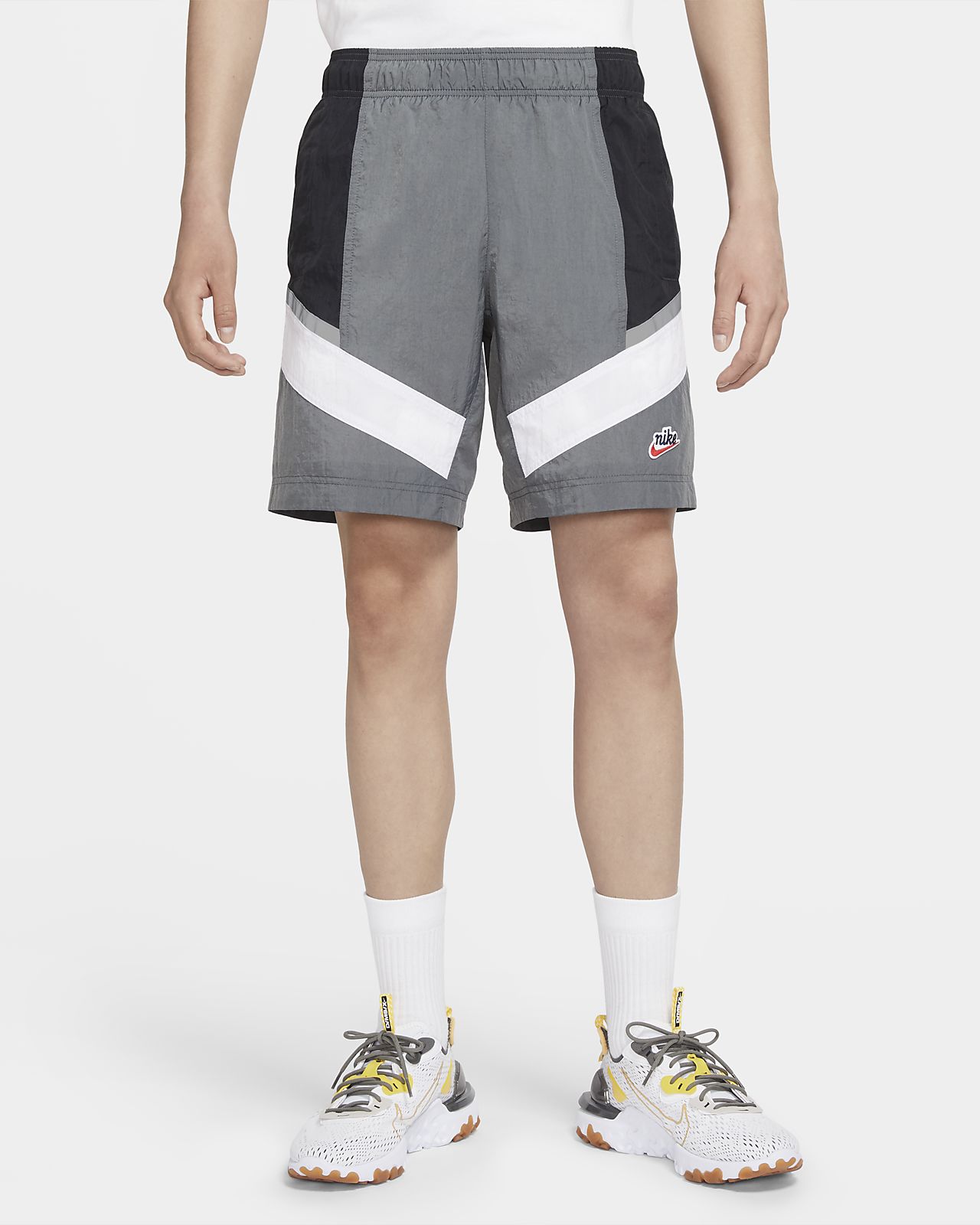 nike heritage windrunner