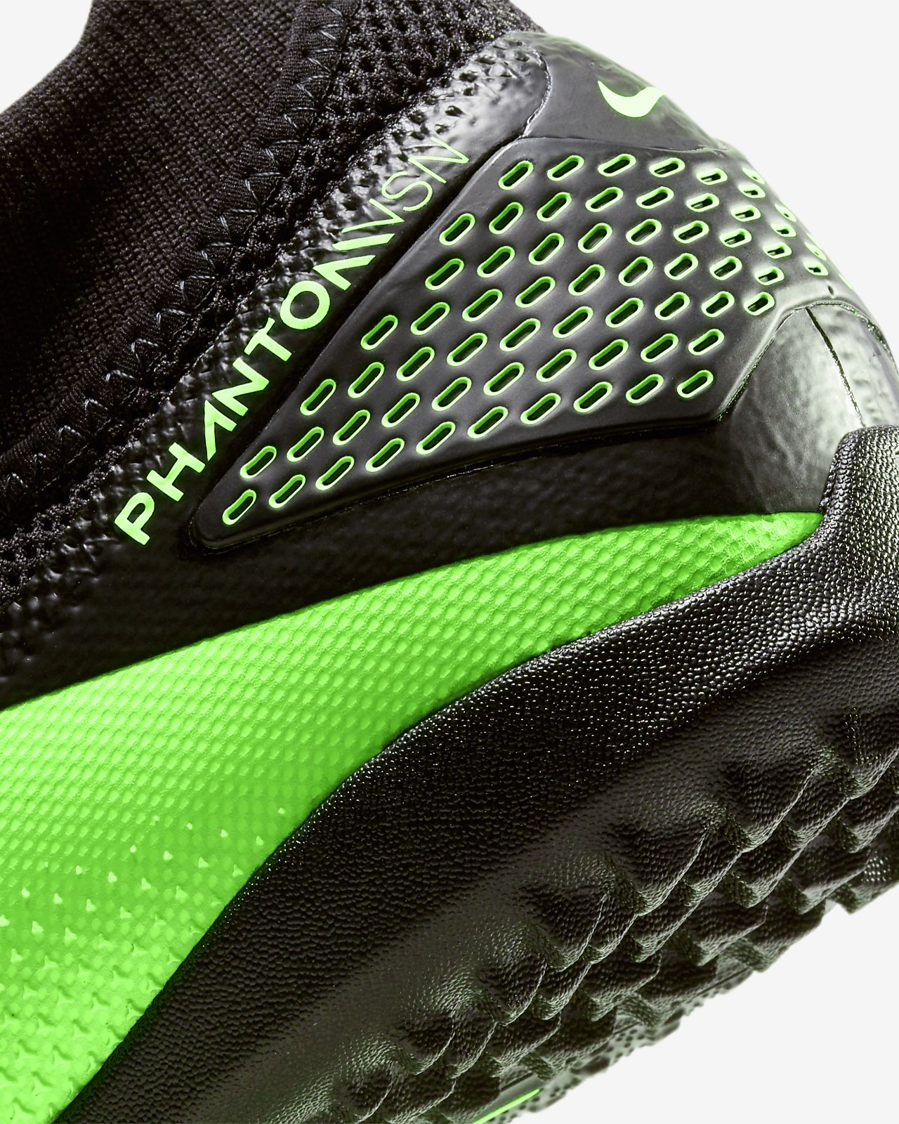 Nike Kids Phantom Vision Club DF FG MG Junior Boots .