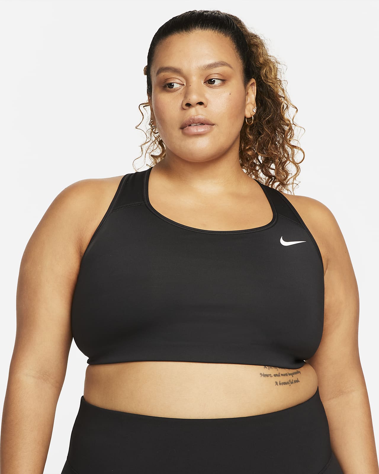 Sutiã de desporto sem almofadas de suporte médio Nike Dri-FIT Swoosh para mulher (tamanhos grandes)