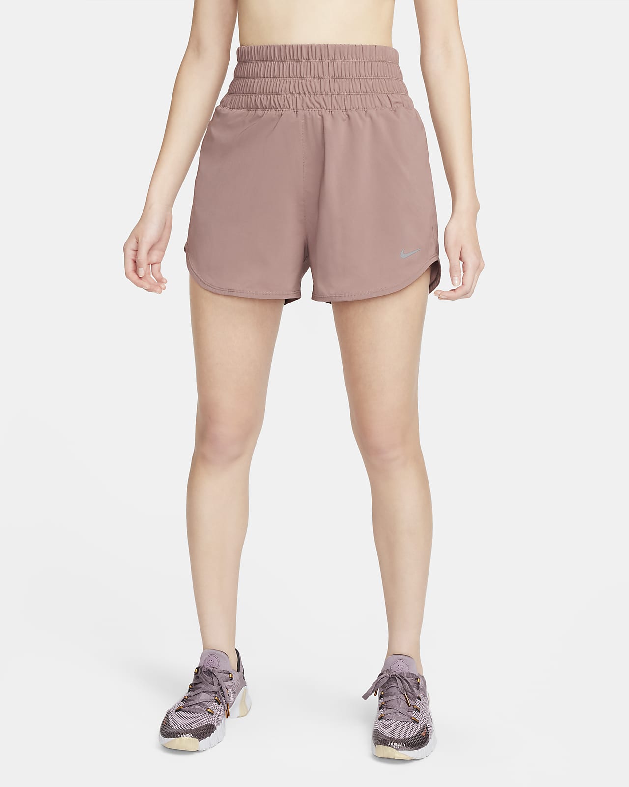 Nike One Dri-FIT Shorts mit Futter und besonders hohem Taillenbund für Damen (ca. 7,5 cm)