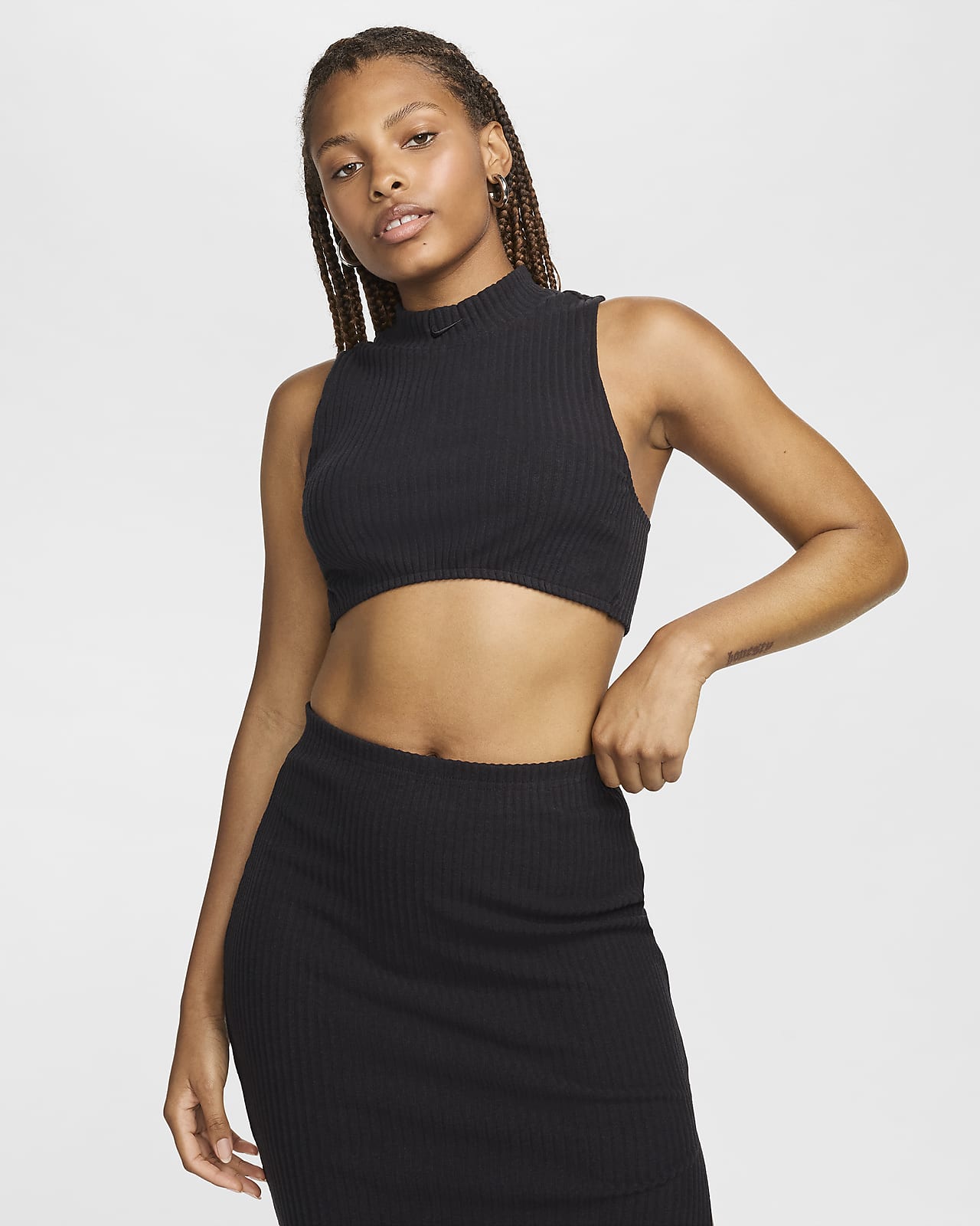 Kort ribbstickat linne Nike Sportswear Chill Knit med tajt passform och ståkrage för kvinnor