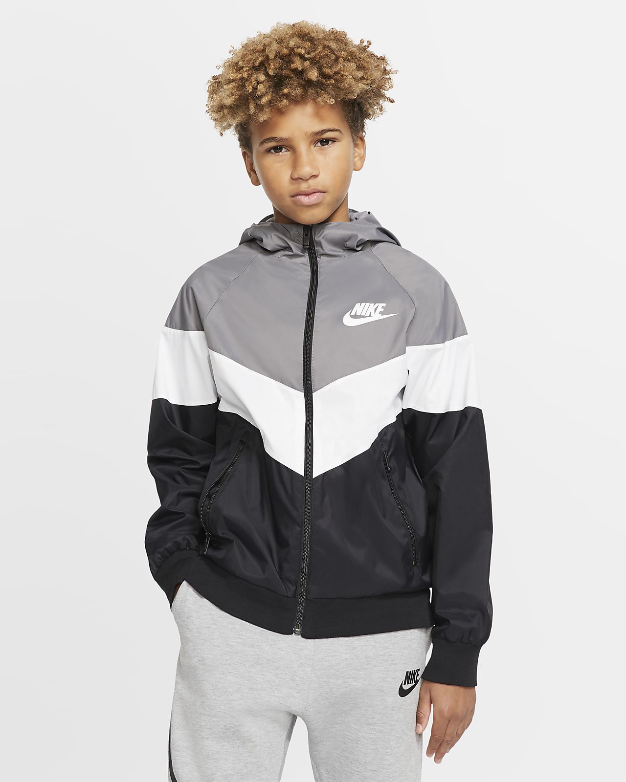 Nike Sportswear Windrunner Older Kids' Jacket. Nike EG