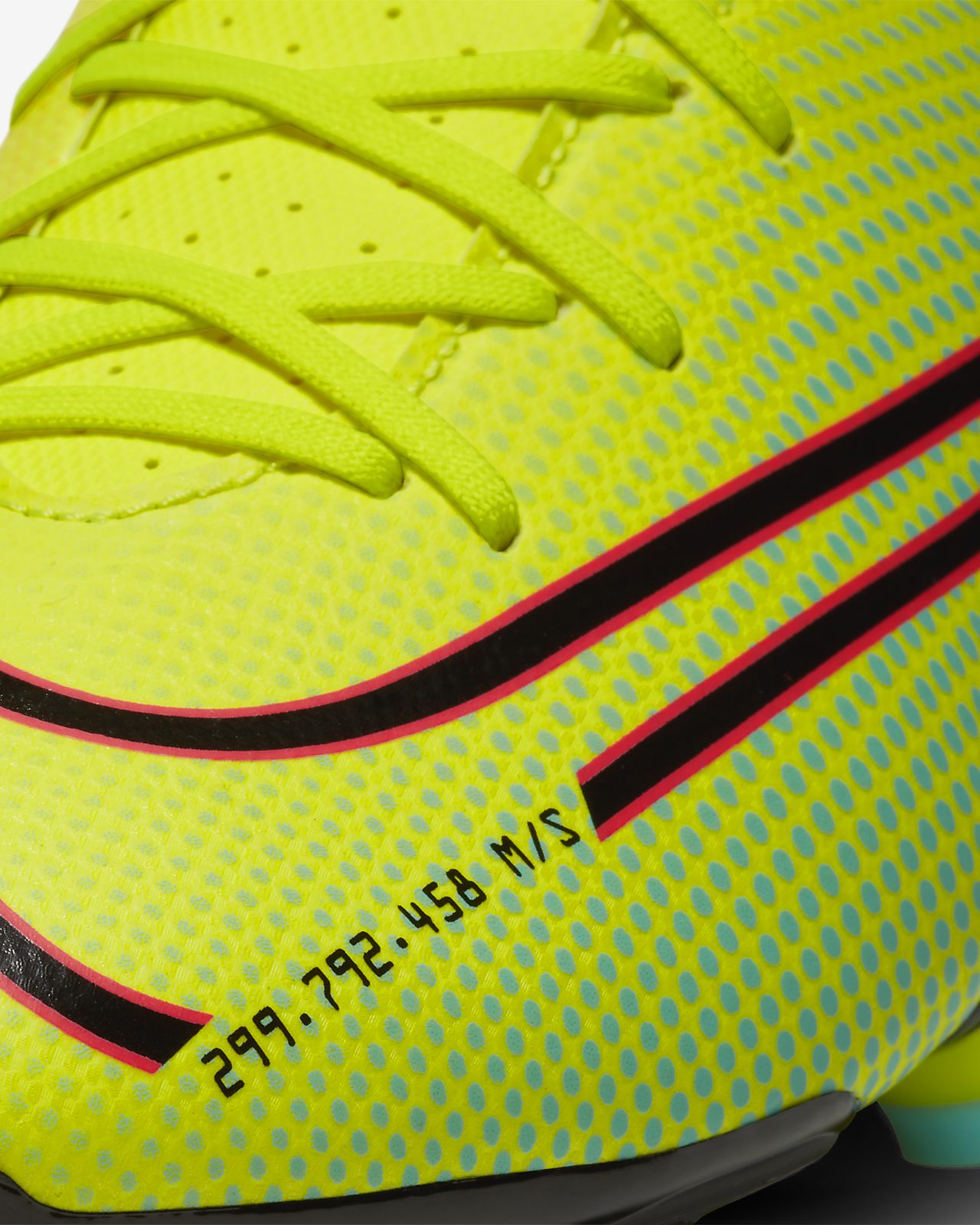 Nike Mercurial Vapor 13 Elite Anti Clog SG Pro Soccer.