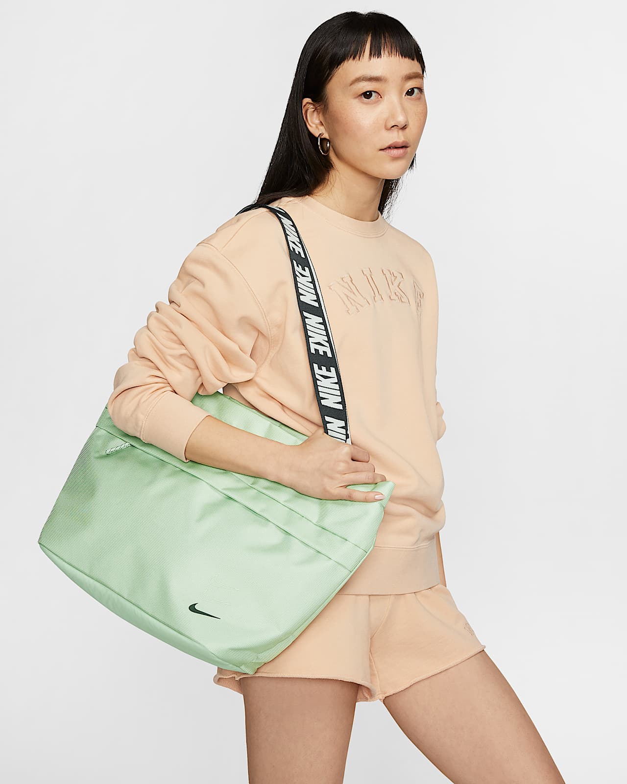 nike sportswear essential bag