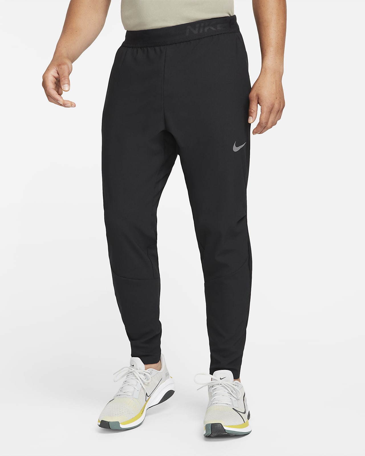 nike training trousers