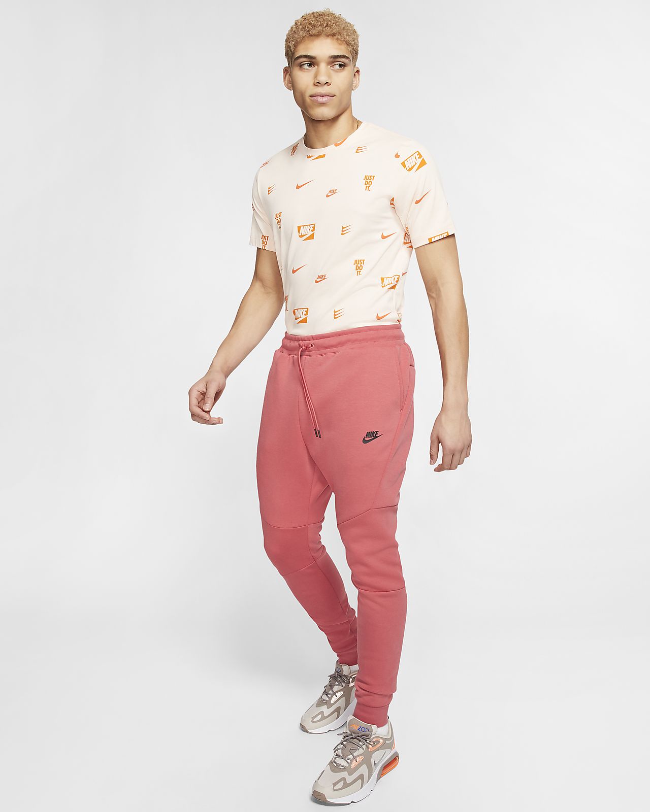 nike jogger outfit mens