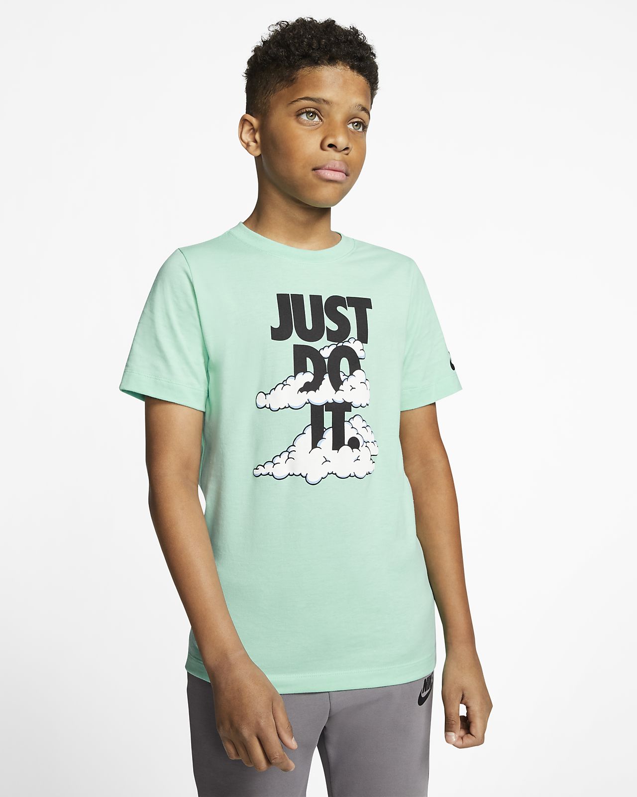 boys green nike shirt