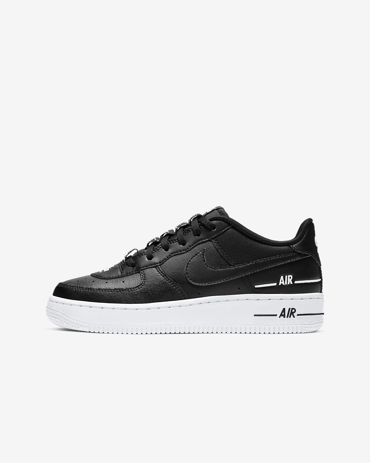 black nike air force 1 lv8