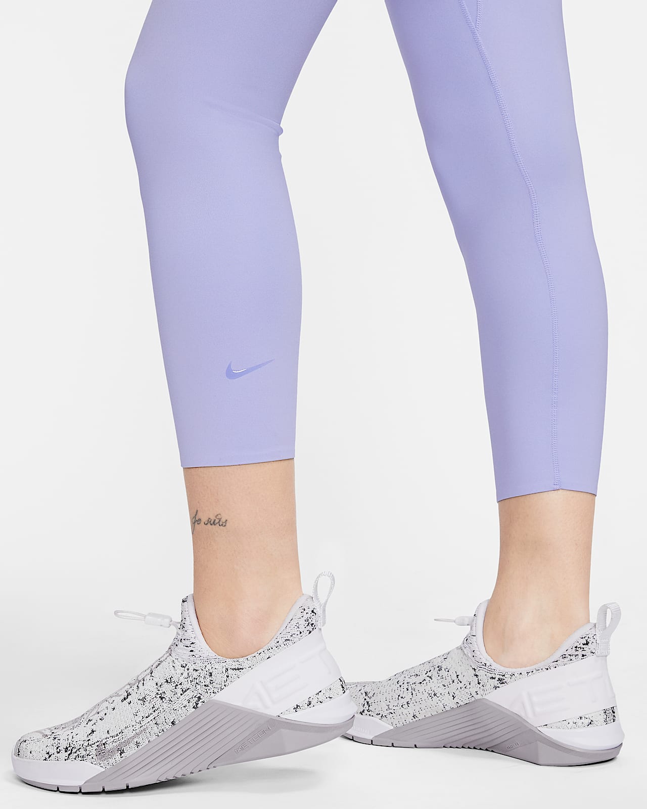 nike one luxe crop