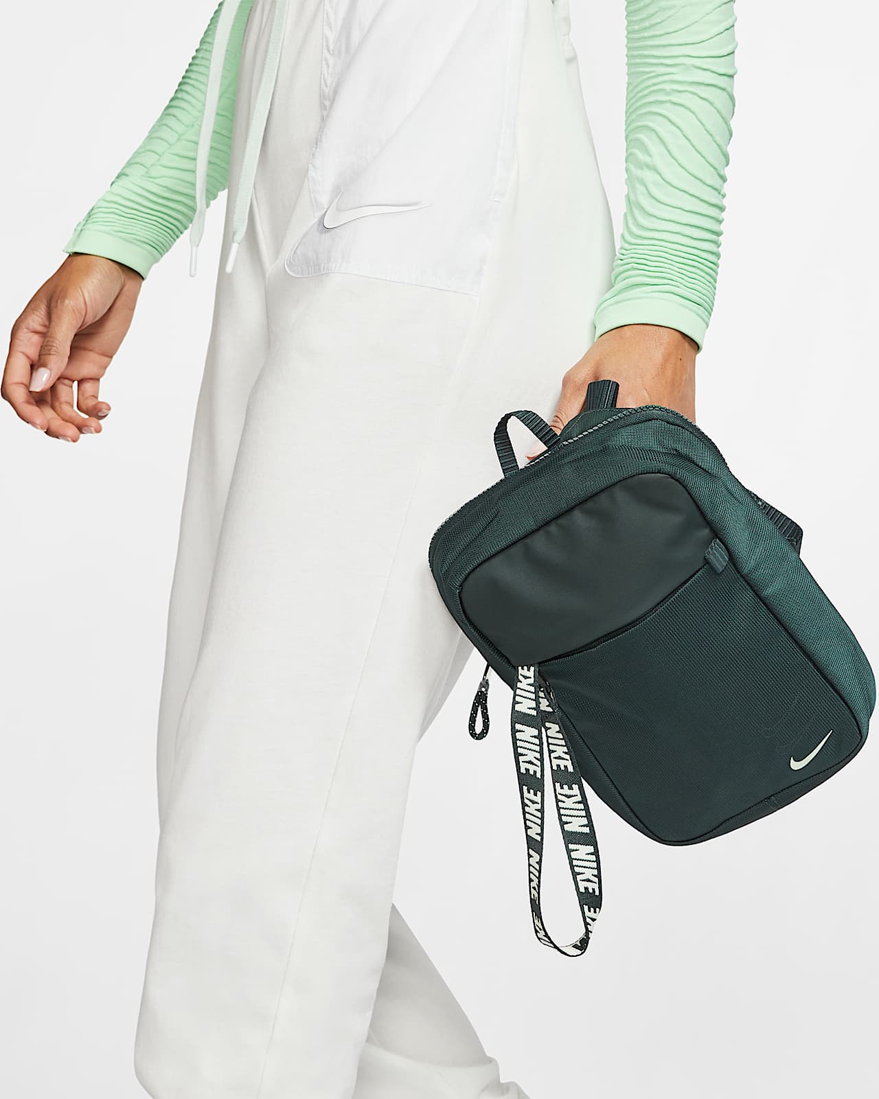 nike sportswear essentials hip pack