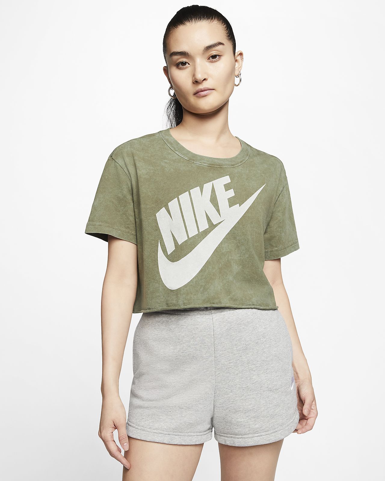 nike crop top and shorts